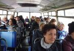 Seniorzy jadą autobusem