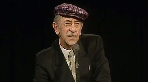 Zdjęcie starszego mężczyzny w czapce.
