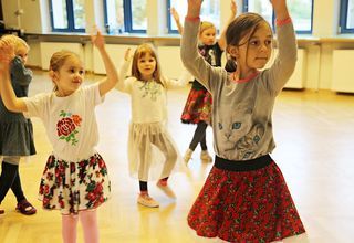 DANCE FOLK czyli na karuzeli tańca DANCE FOLK czyli na karuzeli tańca