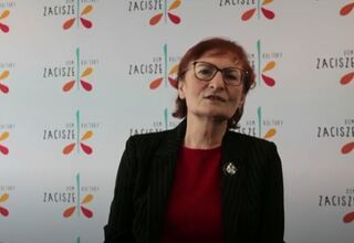 Zdjęcie kobiety w średnim wieku. Zdjęcie kobiety w średnim wieku.