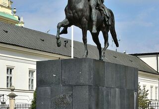 Pomnik Józefa Poniatowskiego na koniu