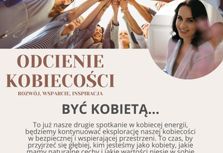 Plakat z grafiką kobiet trzymających się za ręce i zdjęciem prowadzącej