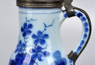 Kufel z pokrywą Delft (ośrodek ceramiczny ; ca 1600- ) foto: Muzeum Narodowe