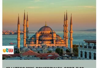 Plakat: Na szaro -zielonym tle w oddali Hagia Sophia