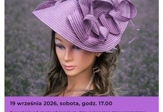 Plakat: Popiersie kobiety w fioletowym kapeluszu