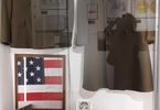 Wystawa garderoby wojskowej