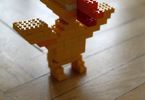 Figurka kurczątka wykonana z klocków Lego