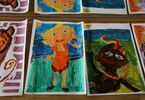 Wystawa obrazków namalowanych przez dzieci