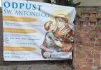 Baner reklamujący odpust św. Antoniego