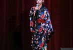 Dziewczynka w kimono na scenie