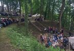 Zdjęcie mszy św. na zboczu góry