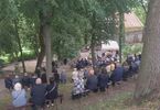 Zdjęcie mszy św. na zboczu góry