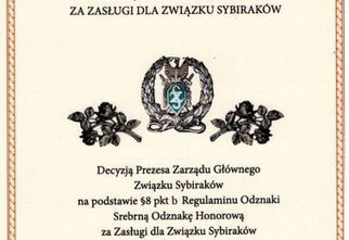 Bożenna Dydek i Dom Kultury Zacisze odznaczeni Srebrnymi Odznakami Honorowymi Zasłużonych dla Związku Sybiraków
