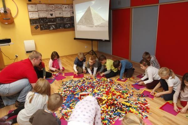 LEGO twórcze budowanie dla dzieci z SP 84