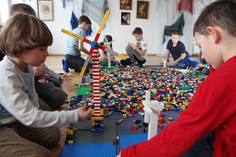 Robotyka i twórcze budowanie z klocków Lego