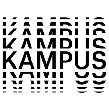 Grafika przedstawia logo Radia Kampus - czarny napis na białym tle w centrum z efektem powielenia
