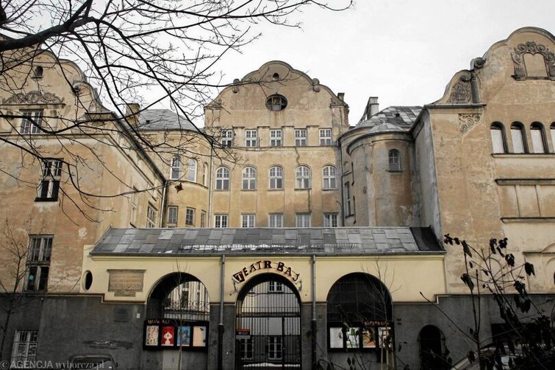 Zdjęcie starego budynku Teatru Baj w Warszawie