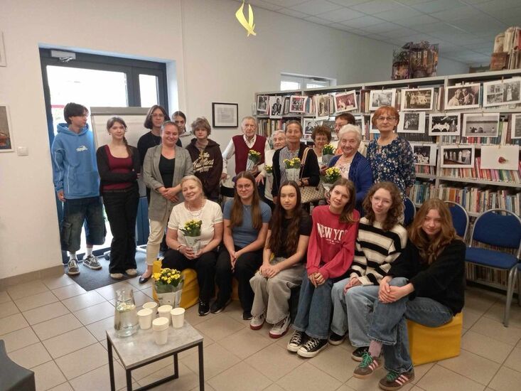 Zdjęcie grupowe uczestników spotkania