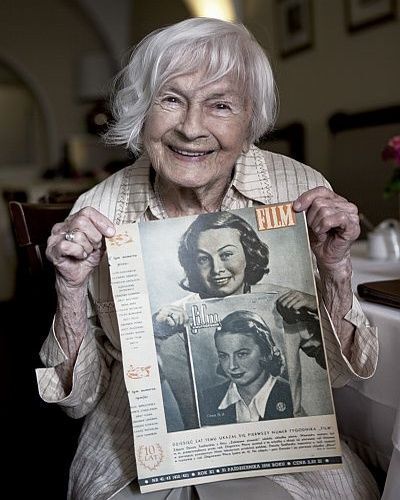 Zdjęcie starej kobiety, foto https://dubbing.pl/szaflarska-danuta/