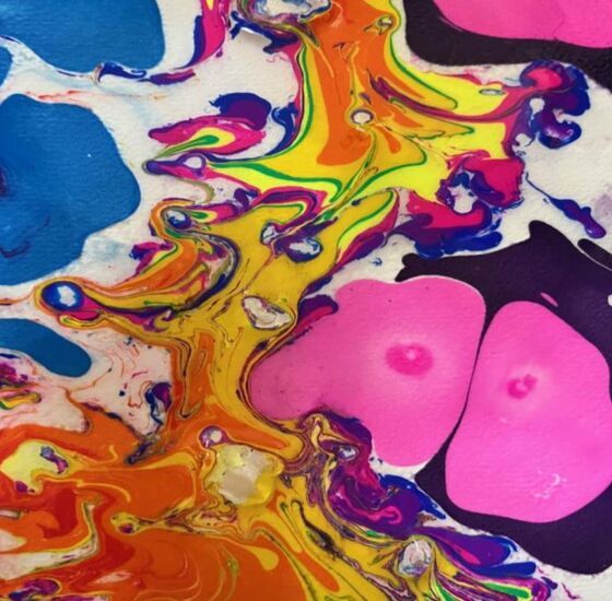 Zdjęcie: kolorowe plamy, różowo, żółte, niebieskie wykonane akwarelami